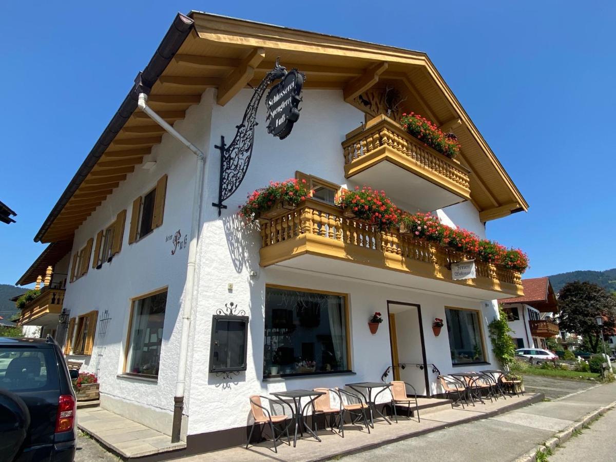 Gaestehaus U Ferienwohnungen Veronika Incl Fruehstuecksbuffet Und Koenigscard Mit 200 Kostenlosen Attraktionen Unterammergau Eksteriør billede