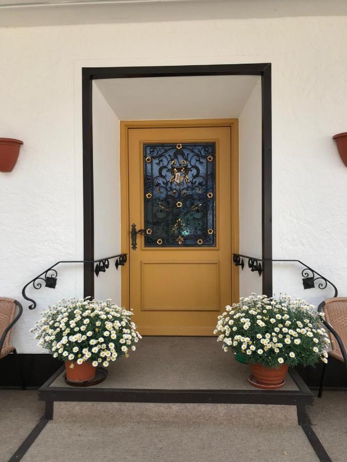 Gaestehaus U Ferienwohnungen Veronika Incl Fruehstuecksbuffet Und Koenigscard Mit 200 Kostenlosen Attraktionen Unterammergau Eksteriør billede