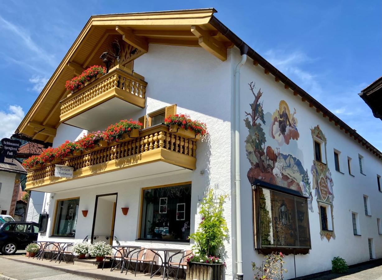 Gaestehaus U Ferienwohnungen Veronika Incl Fruehstuecksbuffet Und Koenigscard Mit 200 Kostenlosen Attraktionen Unterammergau Eksteriør billede