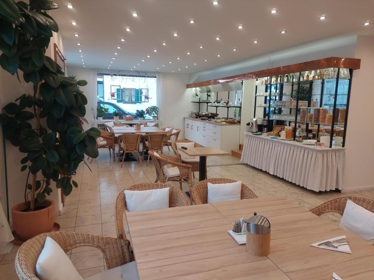 Gaestehaus U Ferienwohnungen Veronika Incl Fruehstuecksbuffet Und Koenigscard Mit 200 Kostenlosen Attraktionen Unterammergau Eksteriør billede
